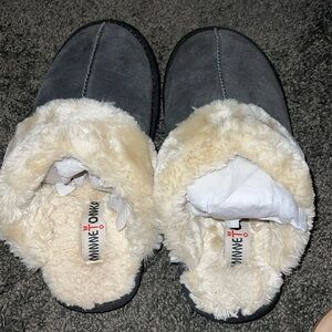 NEW NEVER WORN Minnetonka loafers women